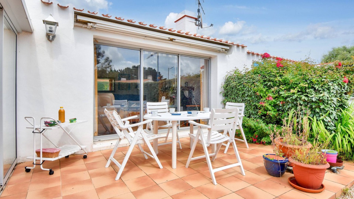 Noirmoutier-en-l'Ile Ski Chalet | House with terrace - 900m plage des Sableaux