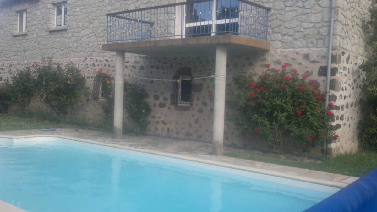 Neussargues en Pinatelle House | house with fully equipped pool in Cantal