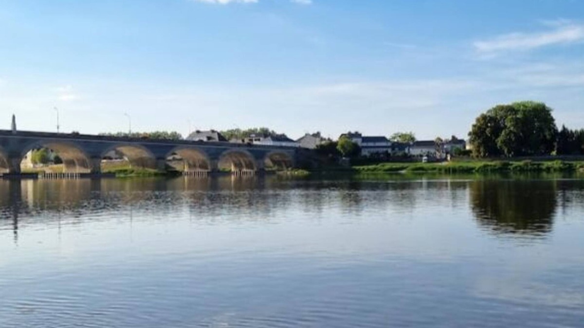 Les Ponts-de-Ce House | House with garden near the Loire river