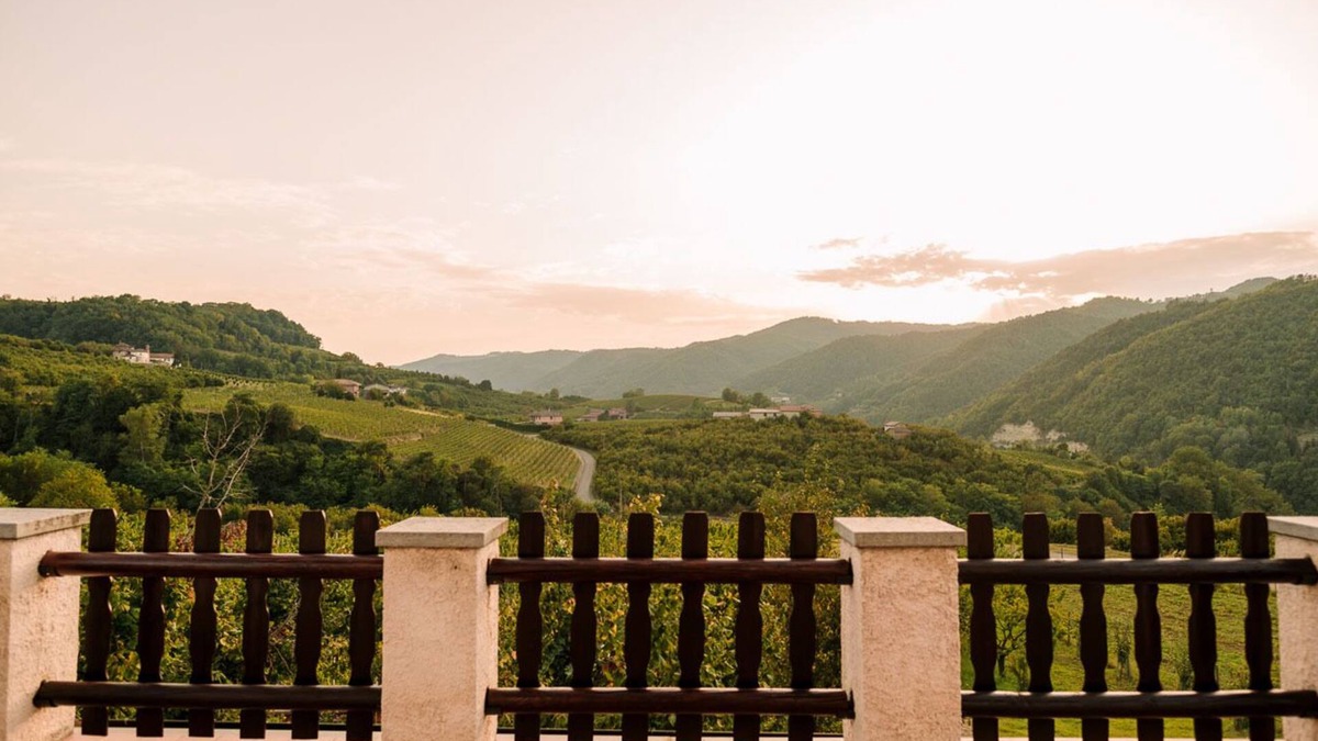 Rocchetta Belbo House | House with garden and terrace, ideal for groups