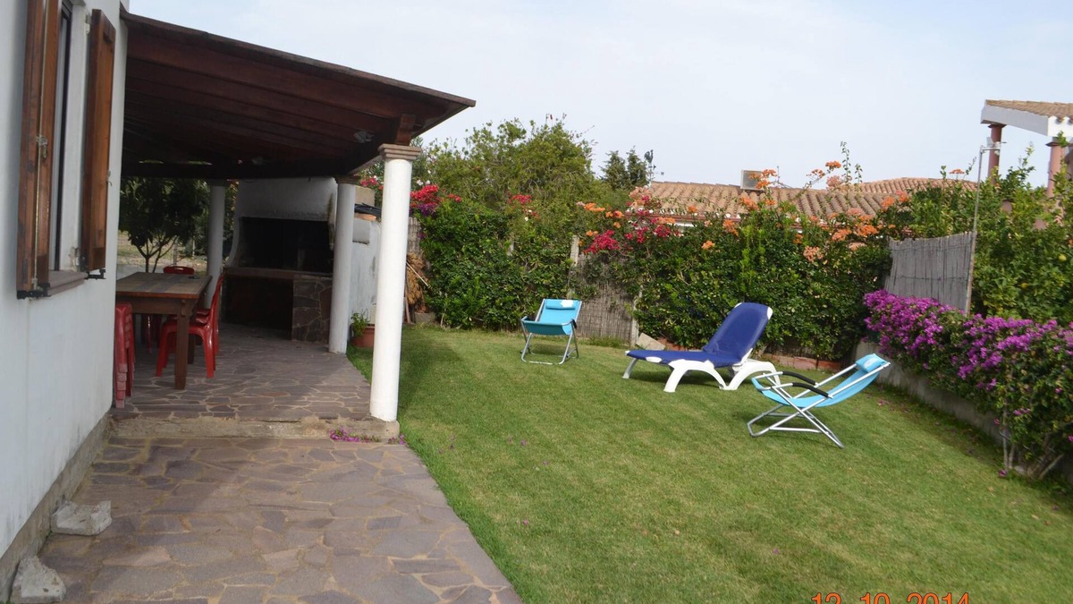 Calasetta House | House with garden and large verandas