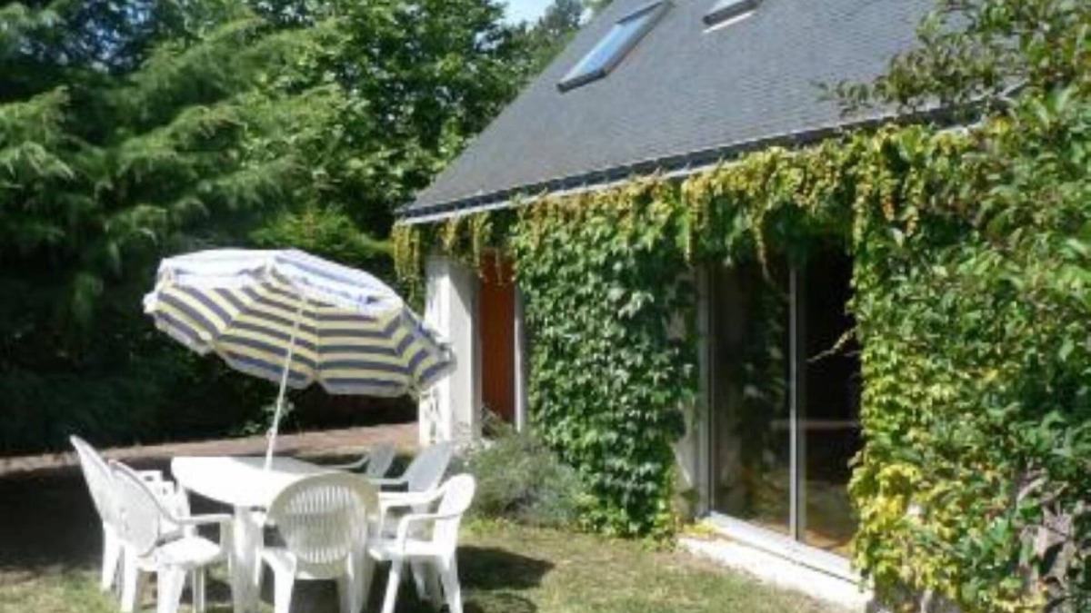 Arradon House | House with garden(Help)