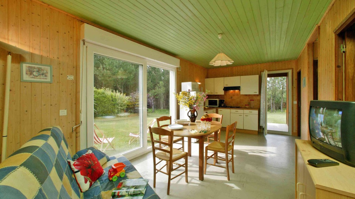 Orliac Ski Chalet | House with garden in the middle of nature