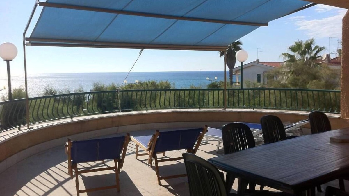 Anzio Villa | House with garden