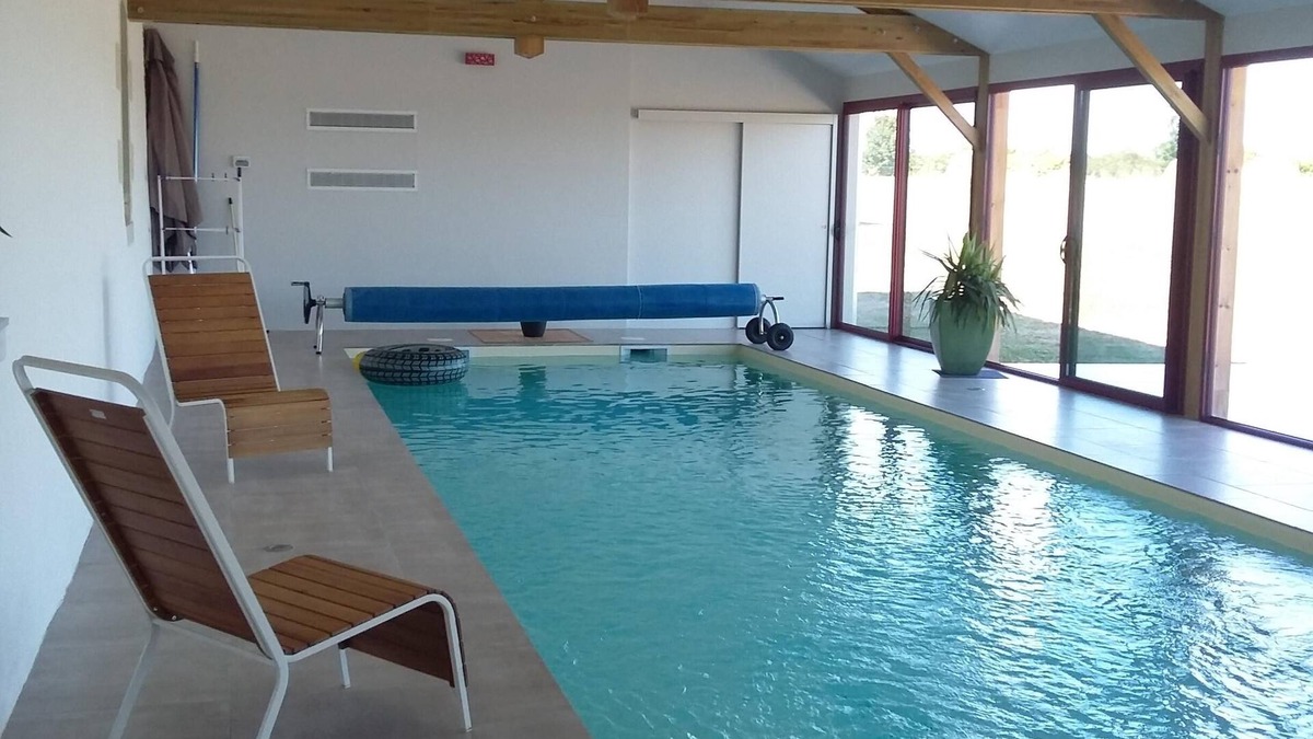 Murs-Erigne House | HOUSE WITH HEATED INDOOR SWIMMING POOL 10 persons