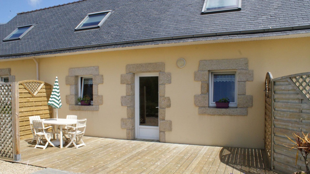 Lannilis Cottage | House with heated pool and close to beaches in Lannilis