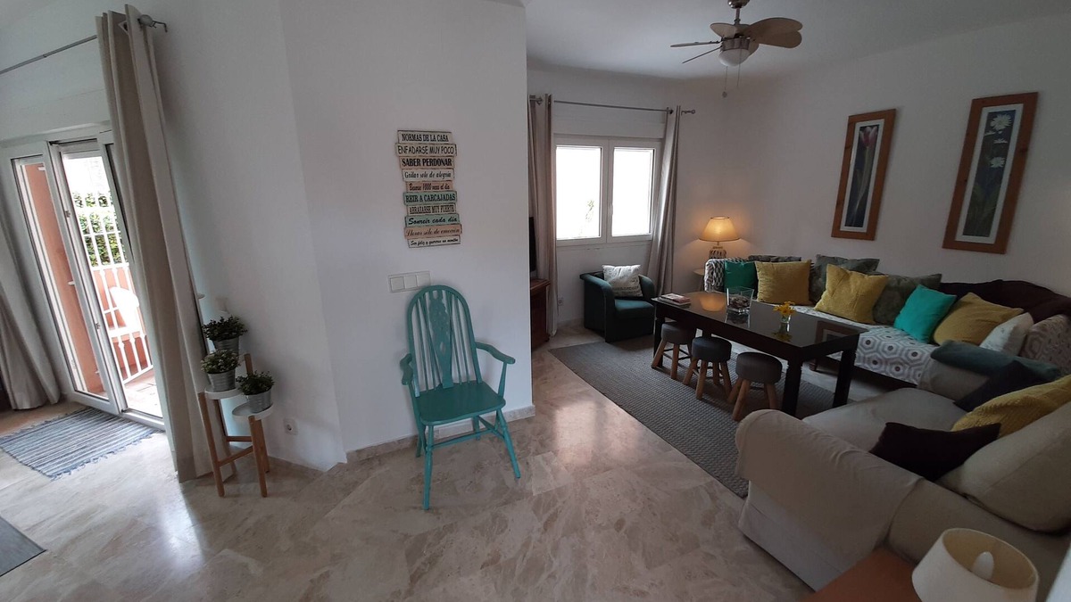Puerto de la Duquesa House | House with large garden by the sea, barbecue, ideal for families.