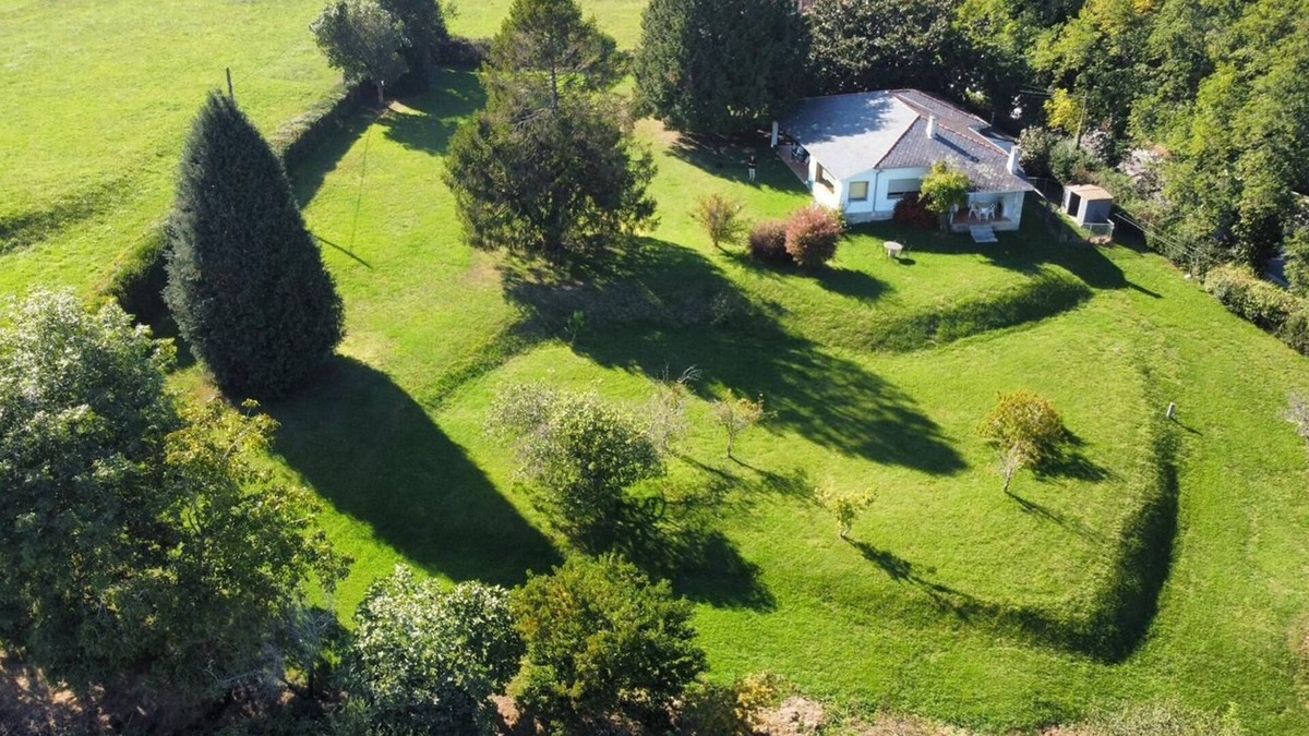 Pesues House | House With Large Garden Between San Vicente and Pechón