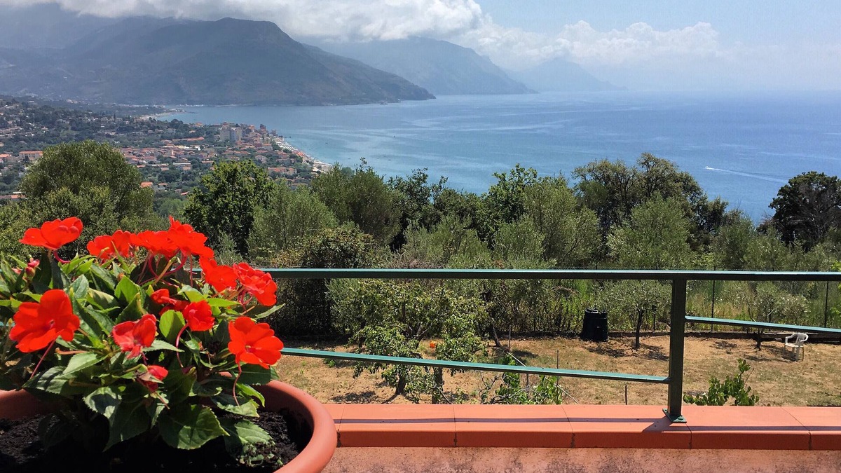 Ispani House | House with panoramic views