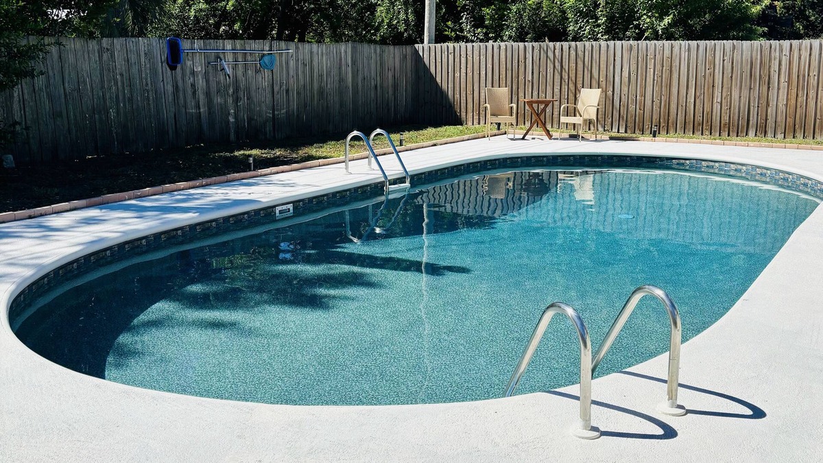 Clearwater House | House with pool 5.4 miles to Honeymoon Island.