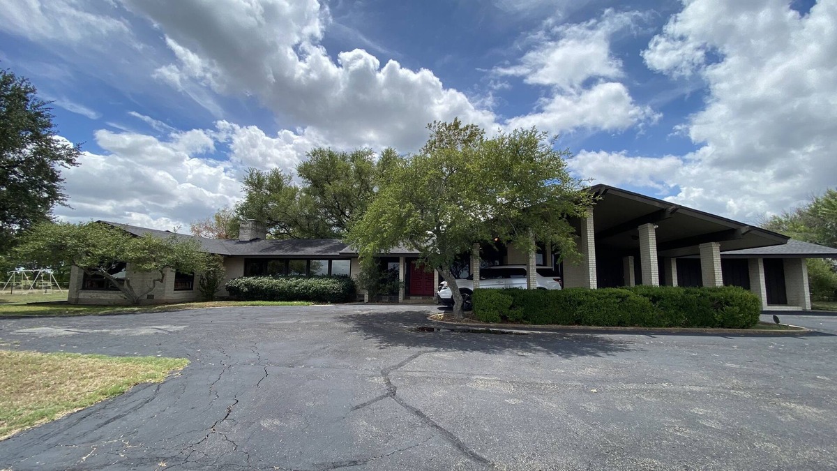 Robinson House | House with Pool 5 minutes from Baylor, Downtown, and Magnolia