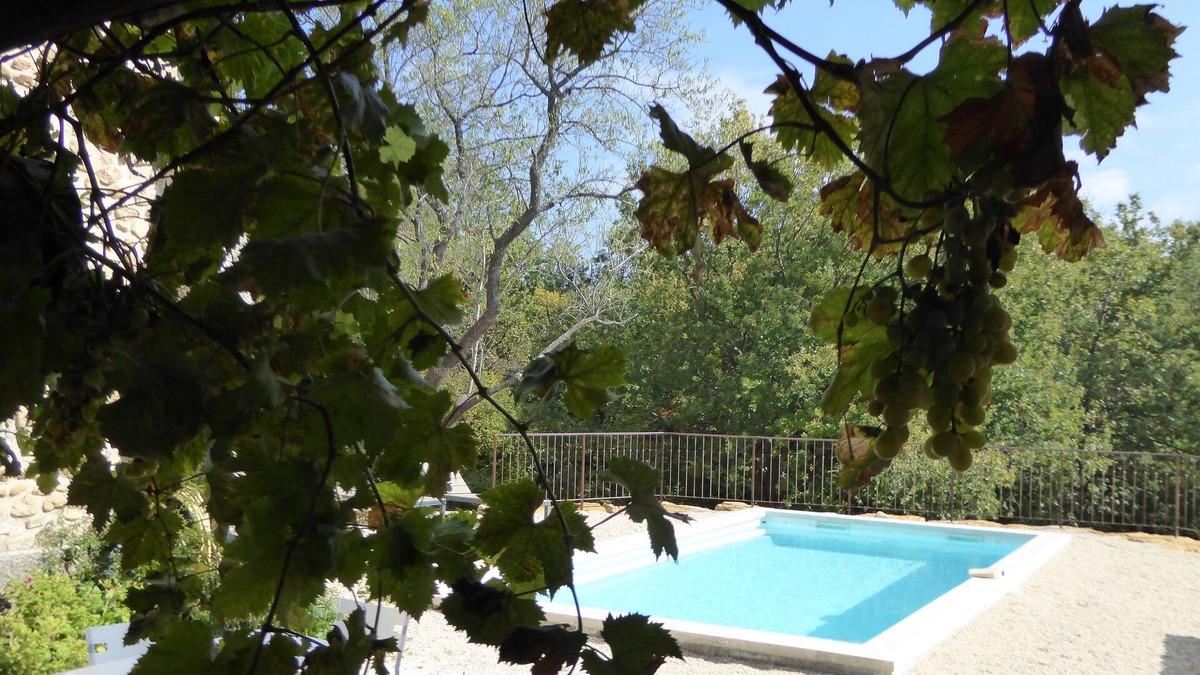 Valreas House | House with pool in the vineyards of the Drôme Provençale