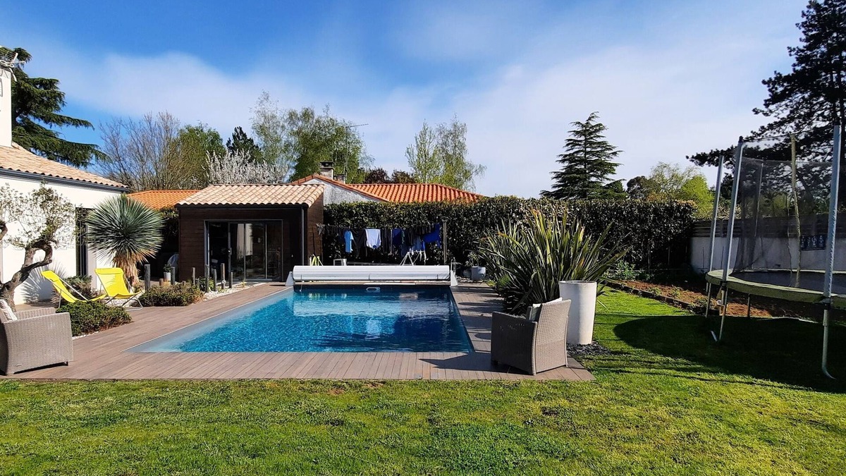 Saint-Liguaire House | House with pool in the heart of the Marais Poitevin