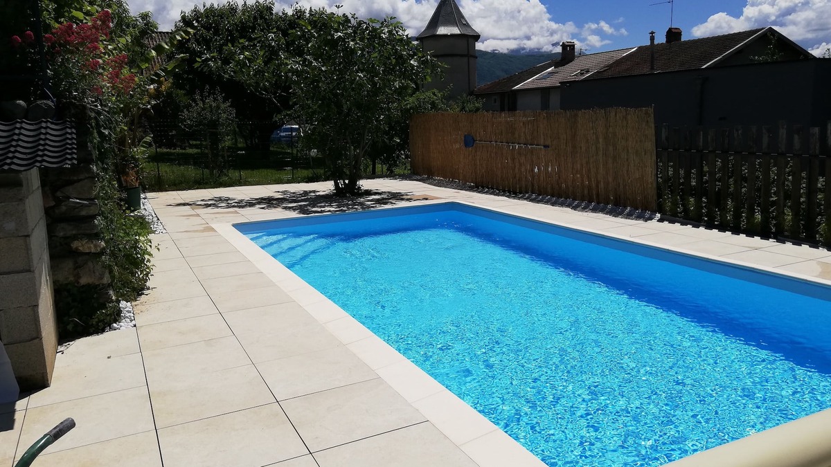 Brie-et-Angonnes House | House with private pool between countryside & mountains