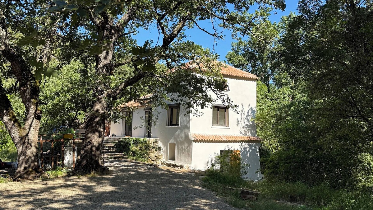 Entrecasteaux House | House with private river