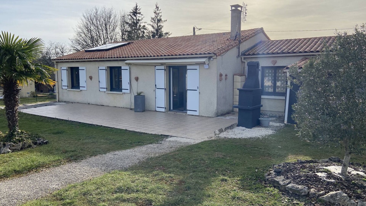 Excideuil House | House with private pool, close to tourist attractions