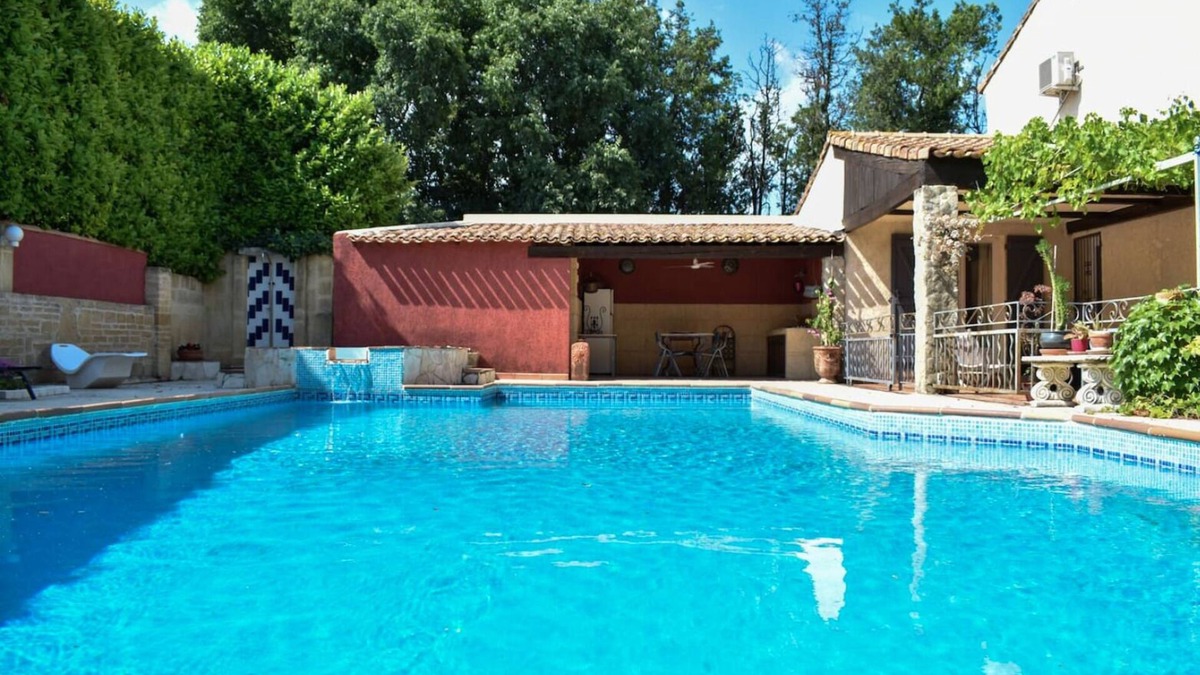 Sernhac House | House with private pool and garden, near Pont-du-Gard