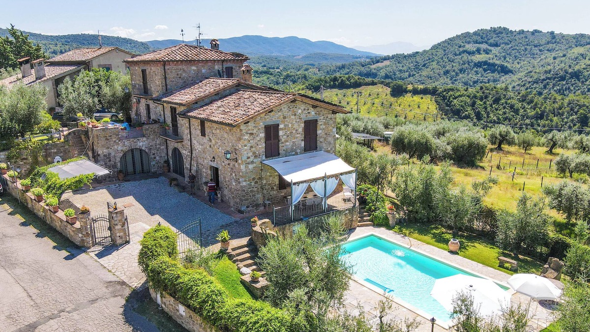 Deruta Villa | House With Private Pool and Fenced Garden in Quiet Location. Panoramic Views