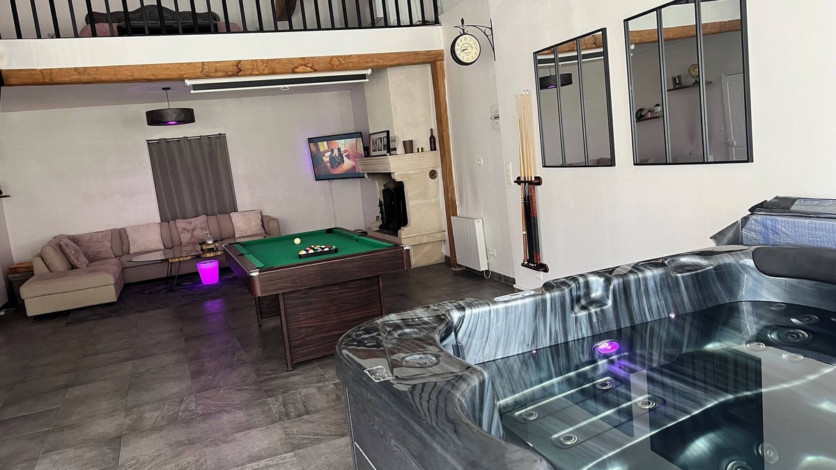 Dagny House | House with private pool, jacuzzi and sauna 20 minutes from Disneyland