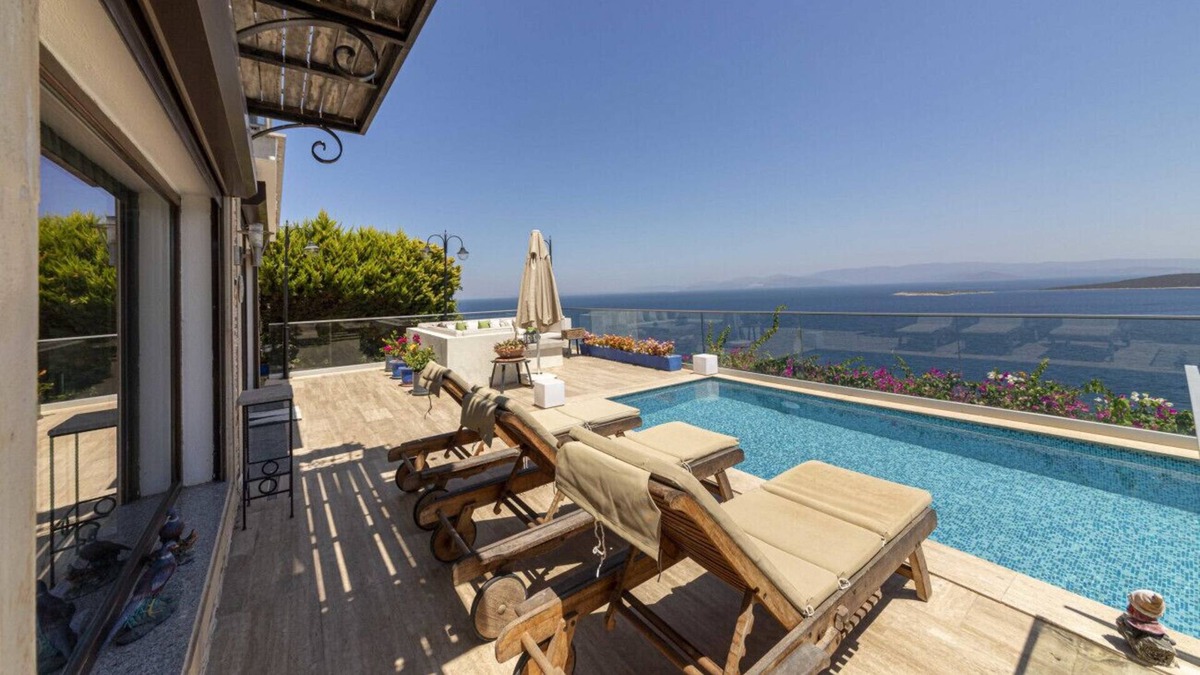 Gundogan Villa | House with Private Pool and Sea View in Bodrum