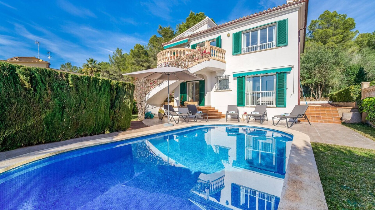 Alcanada Ski Chalet | House with sea views Casa Osborne in Alcudia