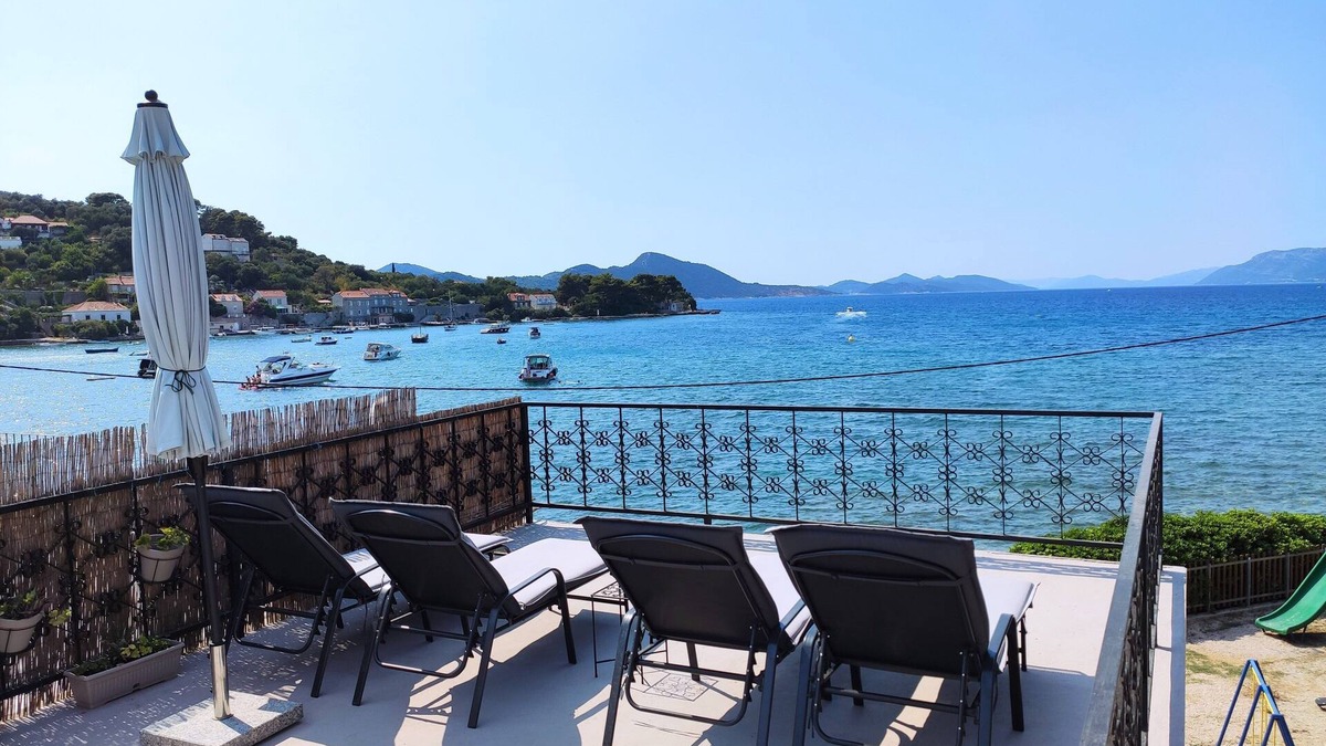 Kolocep Island House | House with sea view on a peaceful island