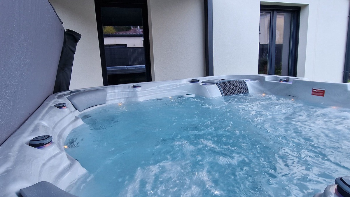 Epinal House | House with spa and sauna