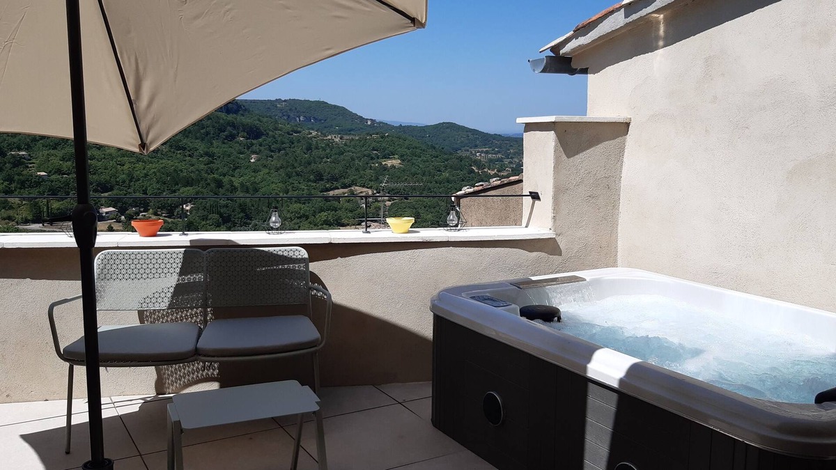 Saignon House | House with SPA, in a hilltop village in the Luberon