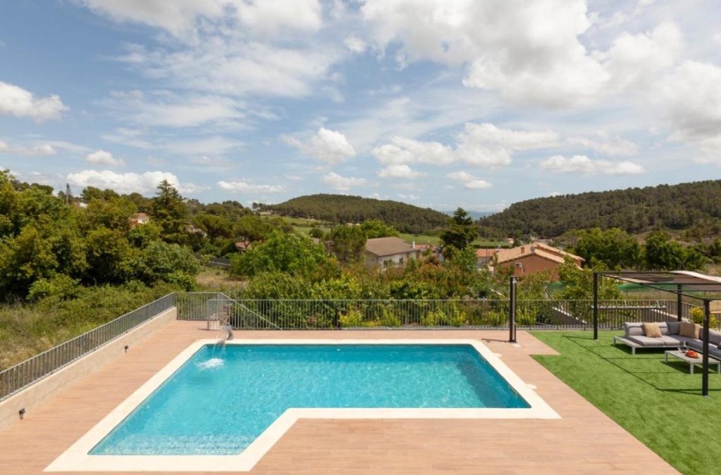 Mediona Apartment | House with swimming pool in Penedes area
