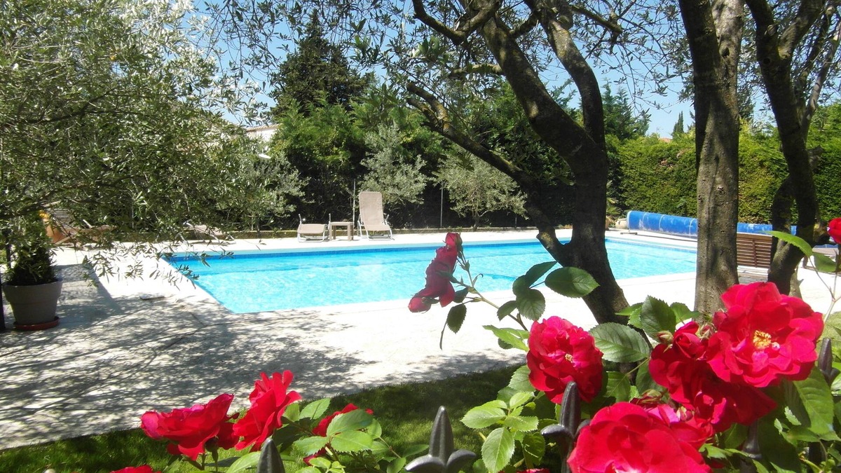 Loriol-du-Comtat Villa | HOUSE WITH SWIMMING POOL GARDEN and organic vegetable garden VAUCLUSE