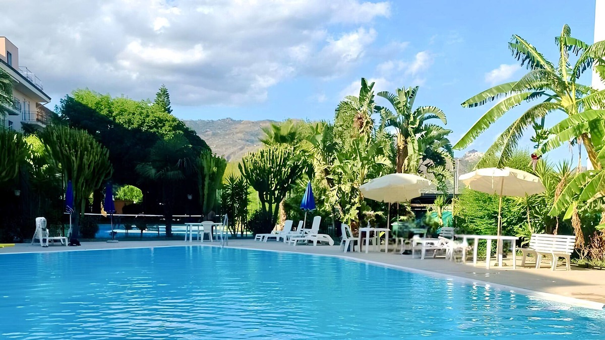 Calatabiano Apartment | House with swimming pool near Taormina, Giardini Naxos, Alcantara Gorges, Etna