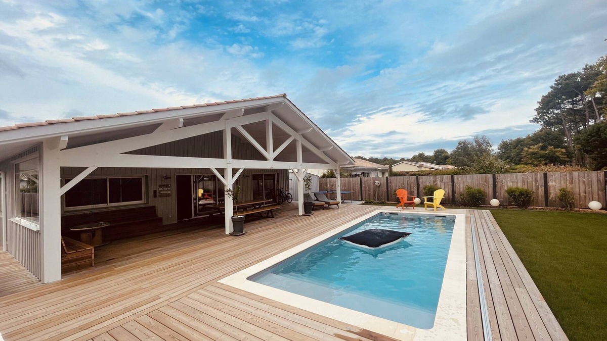 Le Porge House | House with swimming pool close to the ocean