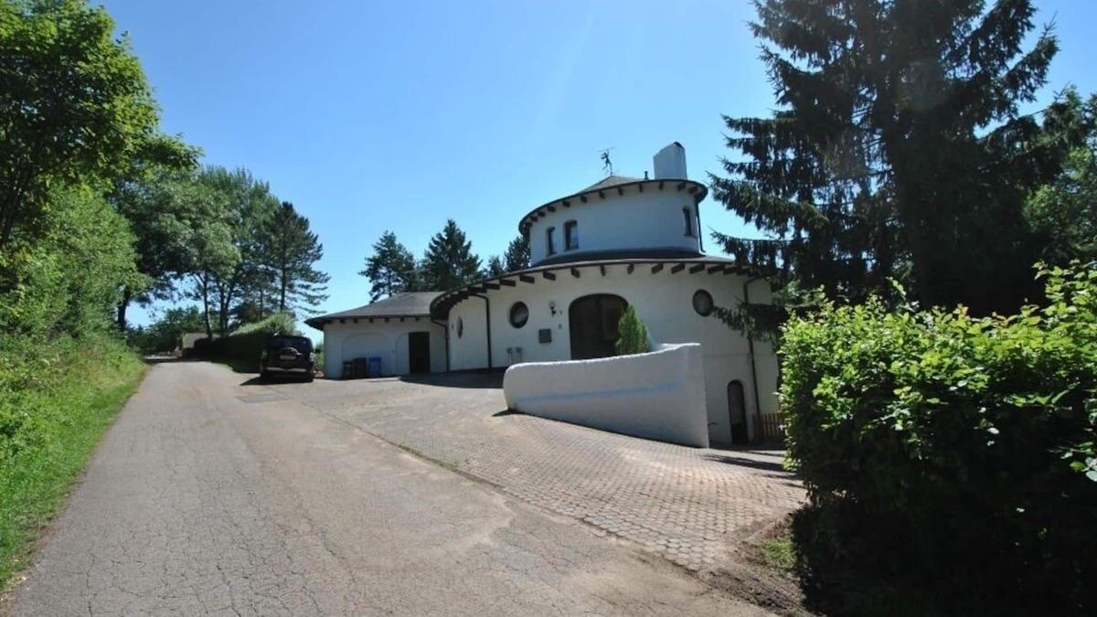 Sachsenhausen Villa | House with swimming pool, family-friendly, spa