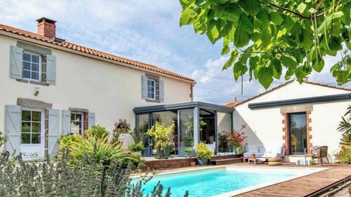 Poiroux House | House with swimming pool between land and sea - Vendée Globe - Puy du Fou - France