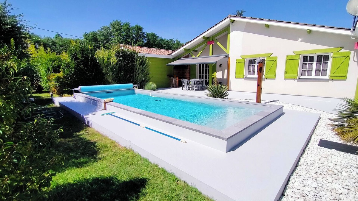Brach Villa | House with swimming pool wellness area shared between Bordeaux and Lacanau ocean