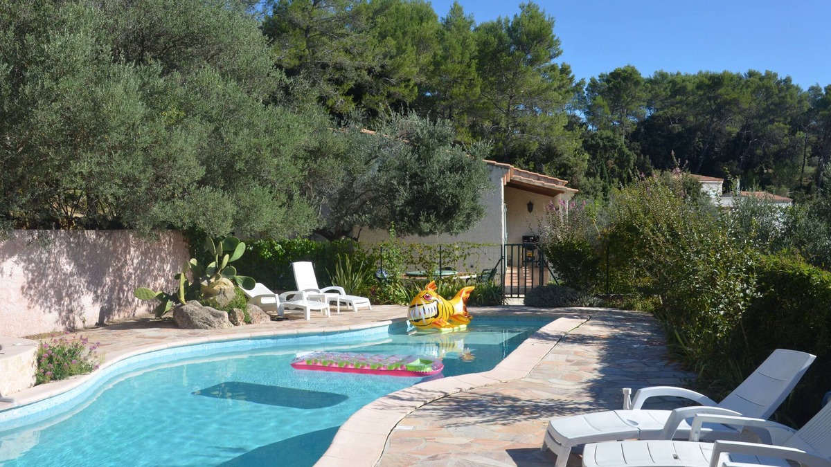 Pignans Villa | House with swimming pool .Totally peacefull 30 Minutes From The Sea,Great view