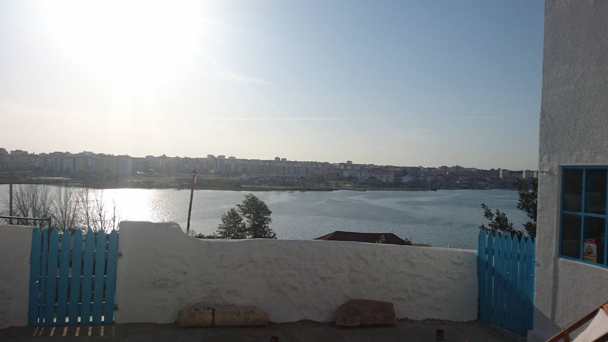 Arrentela Cottage | HOUSE WITH TERRACE FOR THE TEJO, near Lisbon