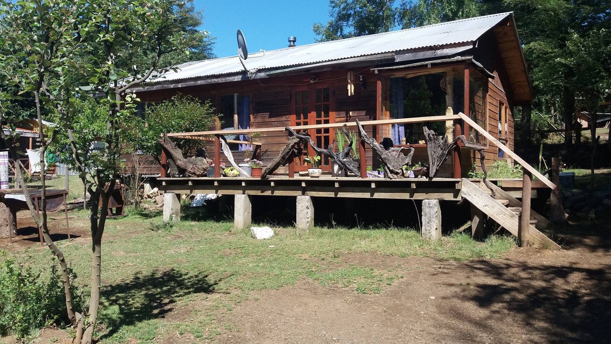 Caburgua House | House with terrace near the lake, national parks and caburgua eyes