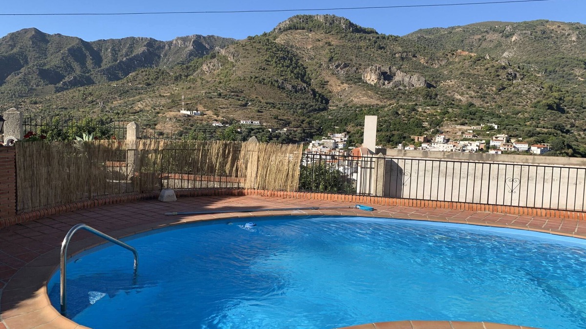 Guajar Faraguit House | House with views and pool in rural area for 10/12 people