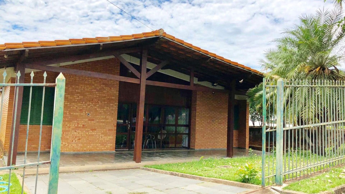 Capitolio House | House within the Lake Escarpment Cond