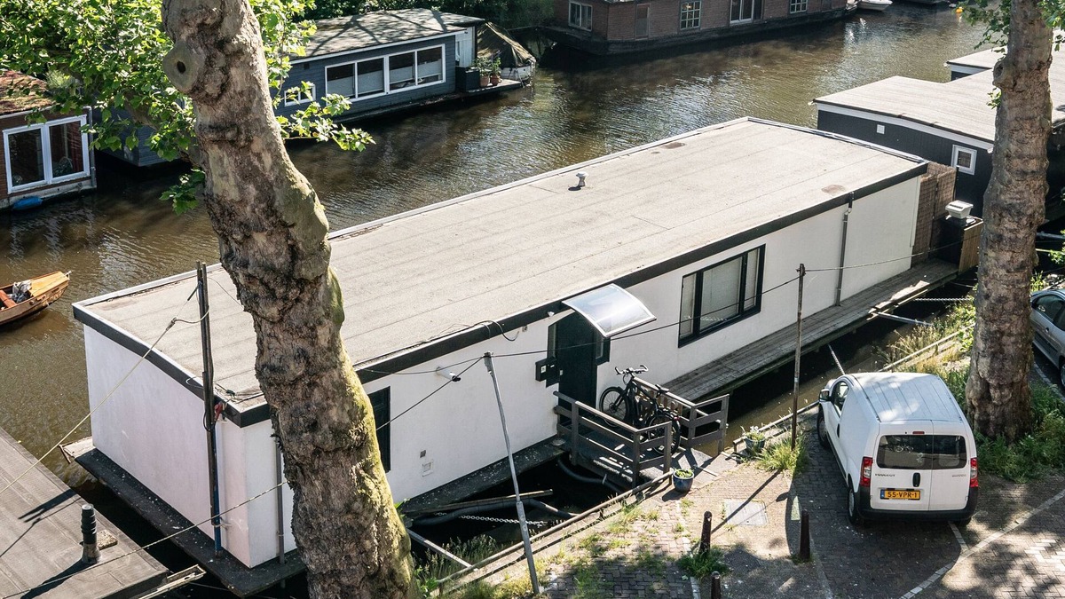De Weteringschans Boat Rental | Houseboat-Amsterdam-center