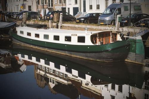 Zwolle City Centre Boat Rental | Houseboat 'Boat Boutique'