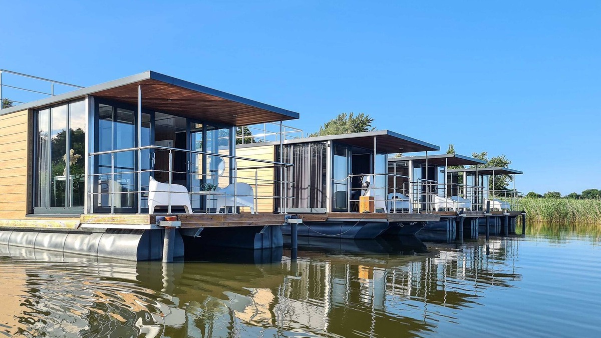 Mielno Boat Rental | Houseboat in Łazy by Lake Jamno and Sea