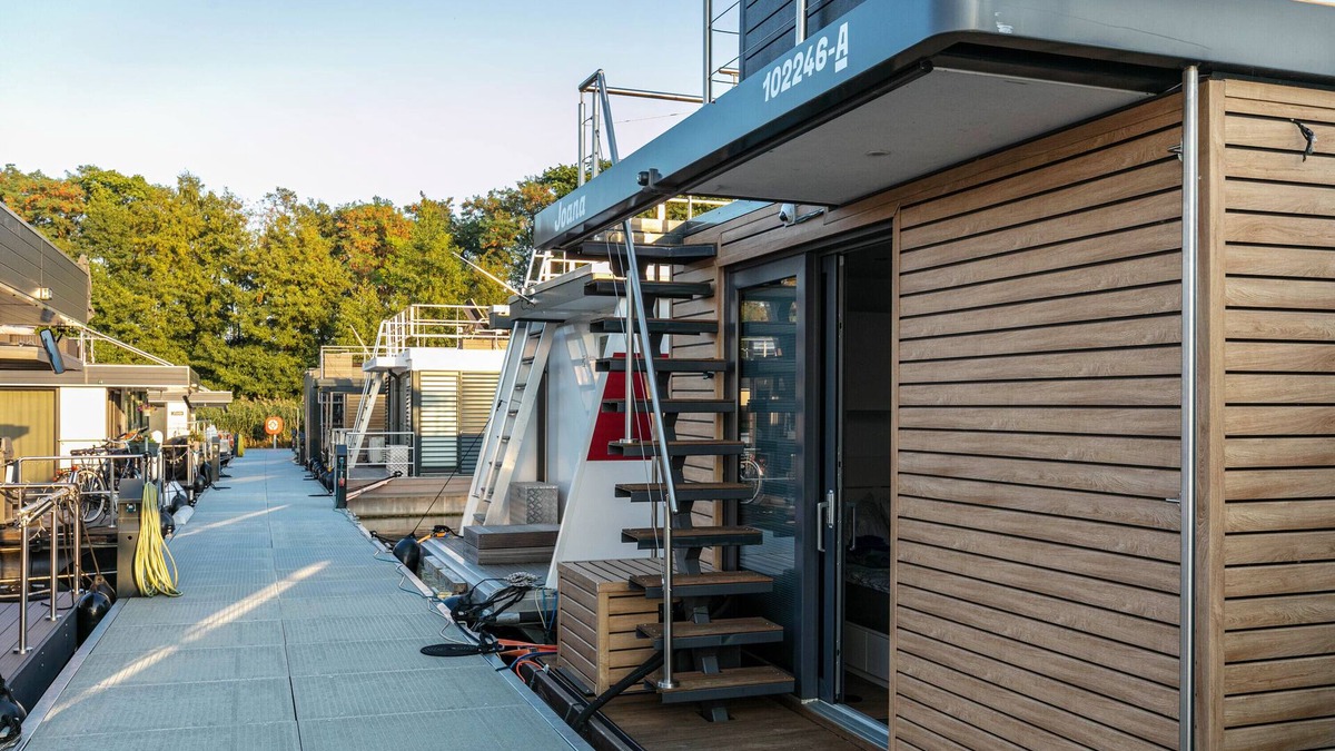 Oberhavel Boat Rental | Houseboat Joana with large sun terrace in Zehdenik