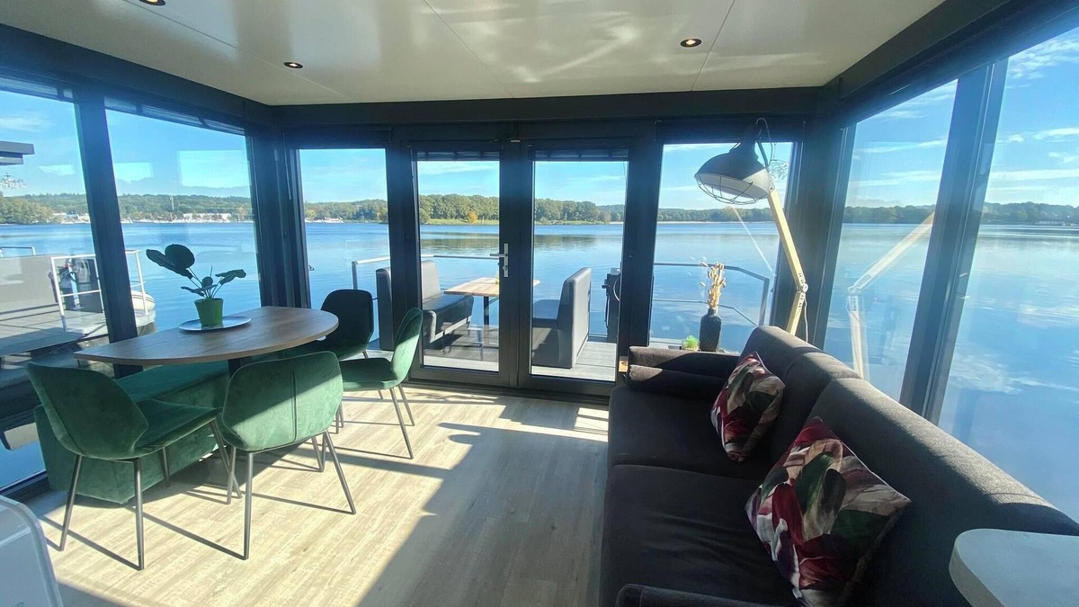 Middelaar Ski Chalet | Houseboat Marina Mookerplas 4-6 persons