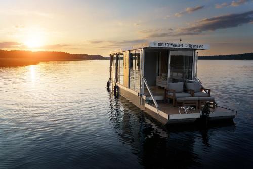 Augustow Boat Rental | Houseboat Villa Marina- domek na wodzie
