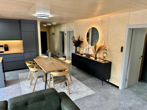 Jarovce House | Houseboat with touch of luxury