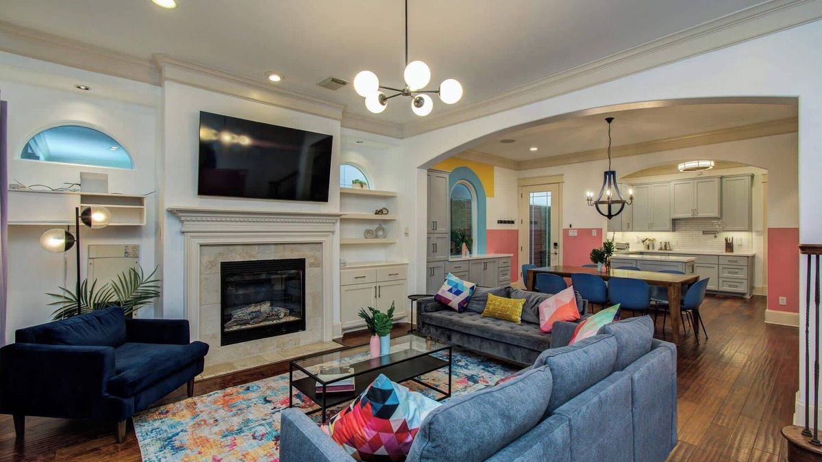 Greater Heights House | Houston Centrally Located w/Backyard Pool Retreat