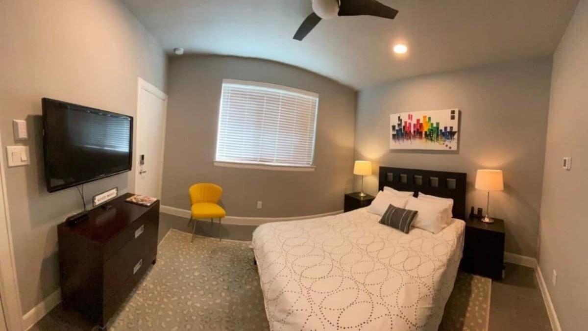 East Downtown Houston House | Houston Private Suite Located East Downtown