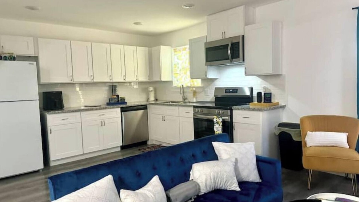 Houston House | Houston's Colorful Getawaynn